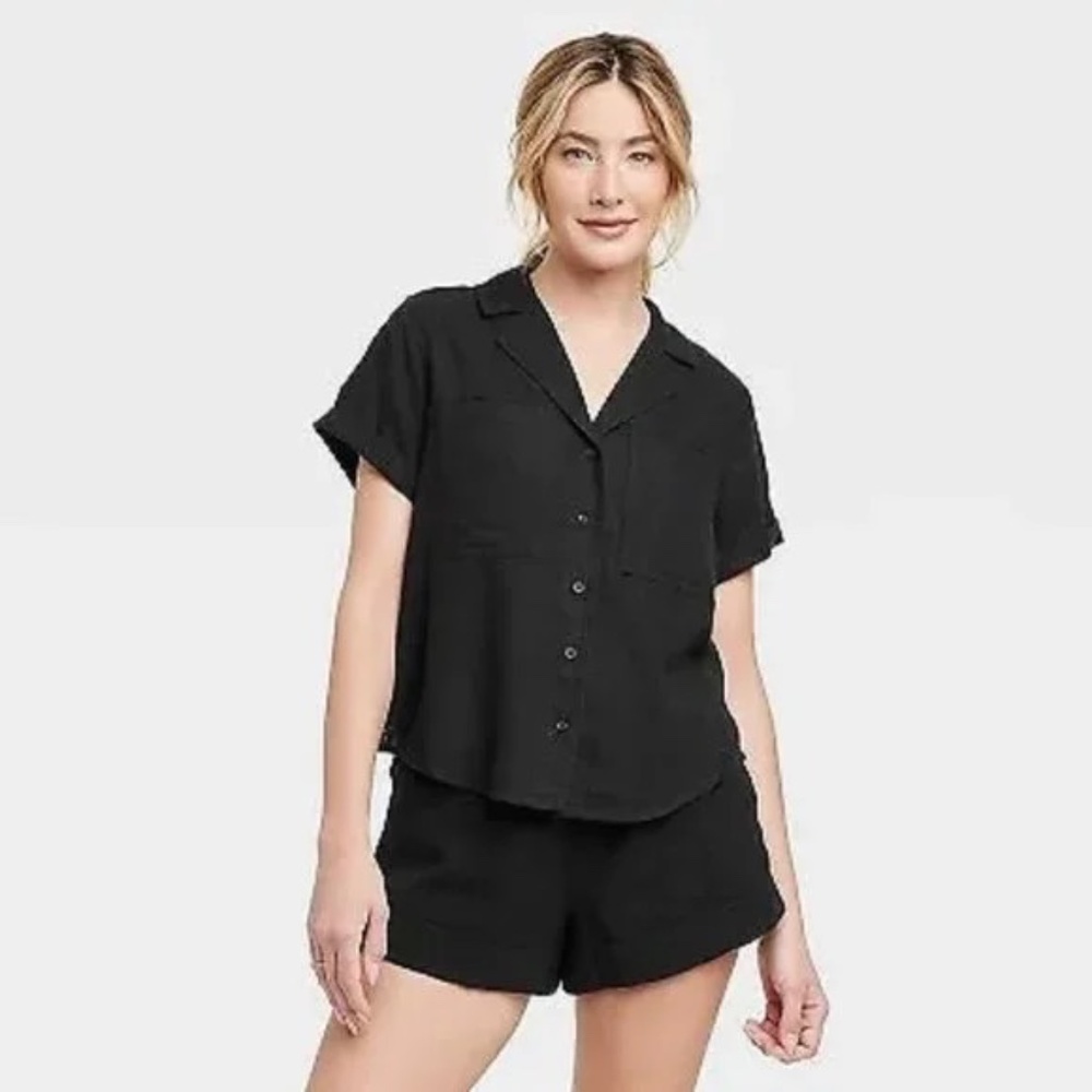Women’s Short Sleeve Collared Button Down Shirt Universal Thread Black large